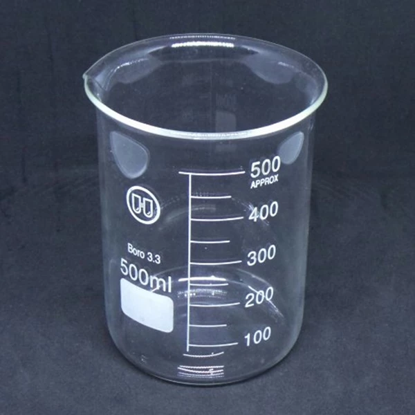 GLASS BEAKER AS A CONTAINER CONTAINER FOR WRITING MIXING AND HEATING LIQUID USED IN THE LABORATORY