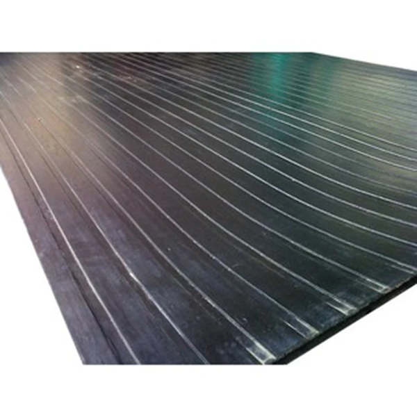 Black rubber rug for cows